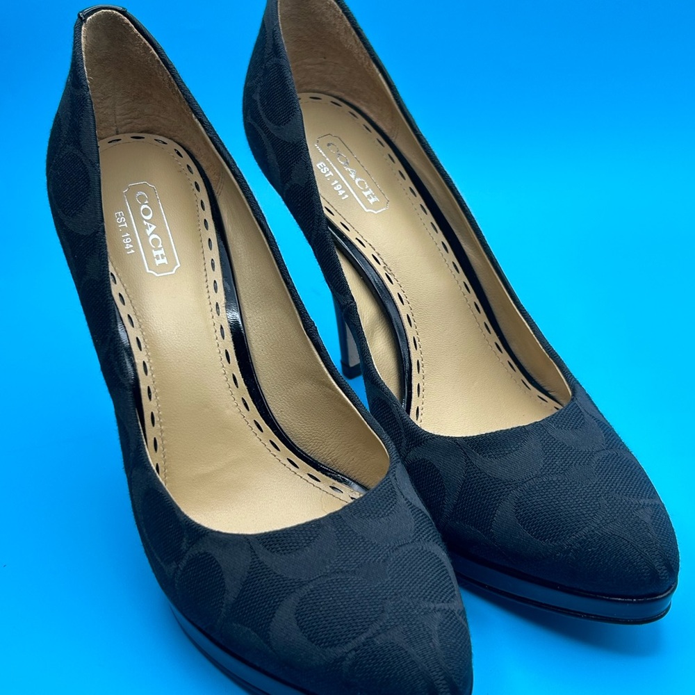 Coach Signature Jacquard Black Pointed Toe Heels Size 7.5 NWOT